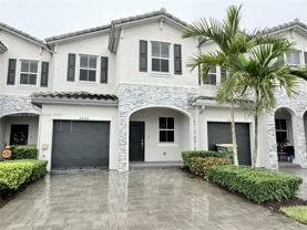 2620 Se 11th Ct - Photo 1 of 1