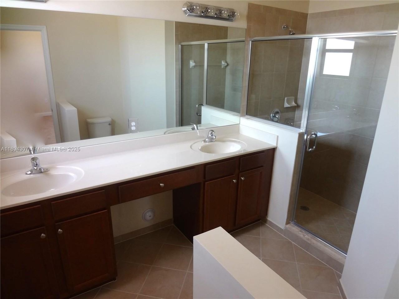 11756 Sw 238th St - Photo 5 of 9