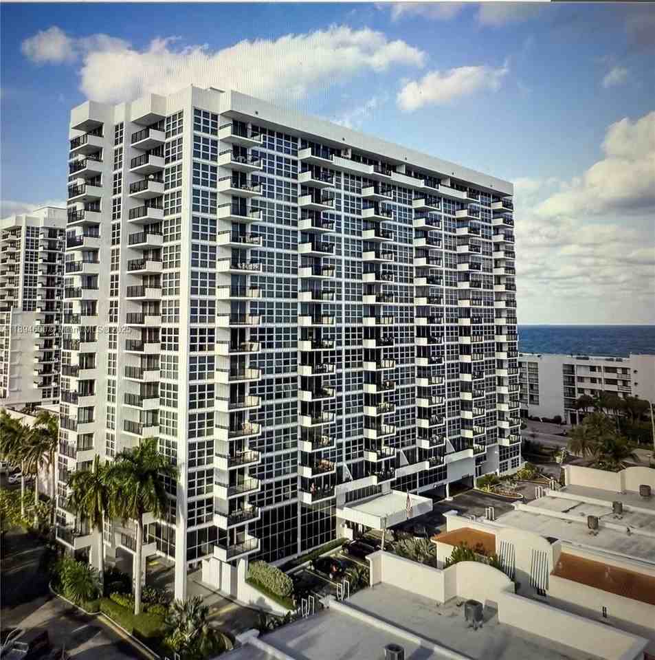 525 N Ocean Blvd #920