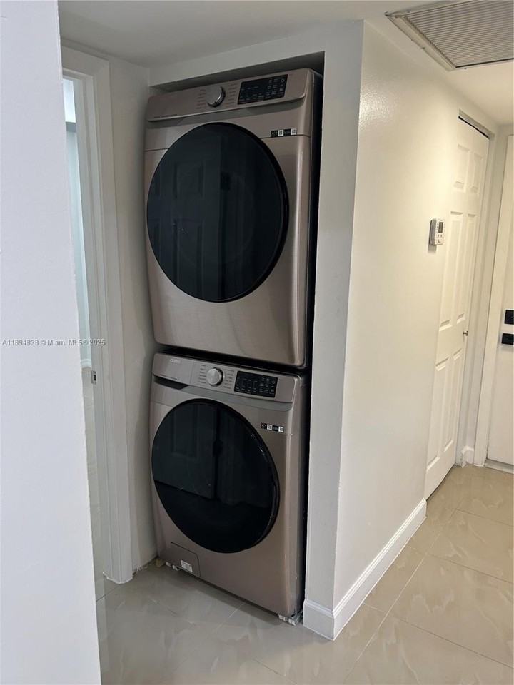 20730 Ne 8th Ct #204-16 - Photo 5 of 14