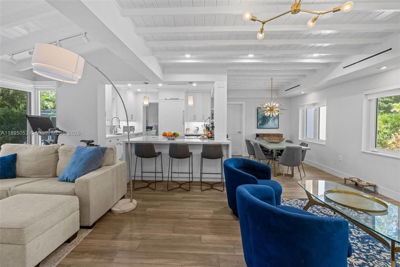 90 Ne 106th St - Photo 7 of 30