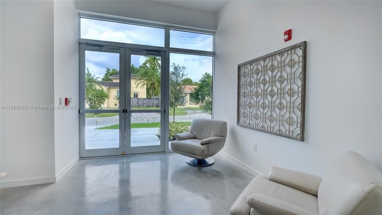 2010 Southwest 25th Terrace #303 - Photo 3 of 17