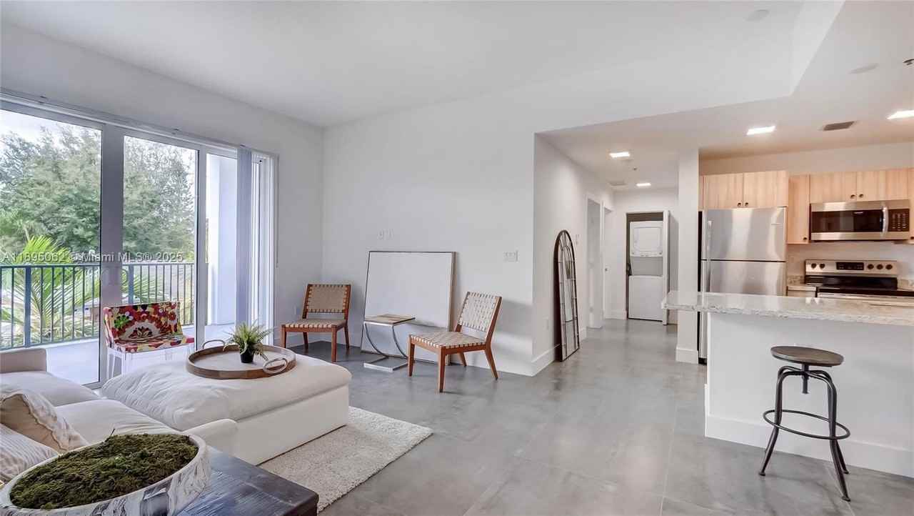 2010 Southwest 25th Terrace #303 - Photo 7 of 17