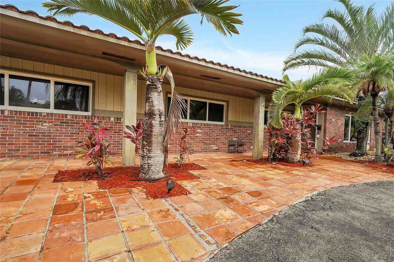 1518 Yale Drive #0 - Photo 6 of 37