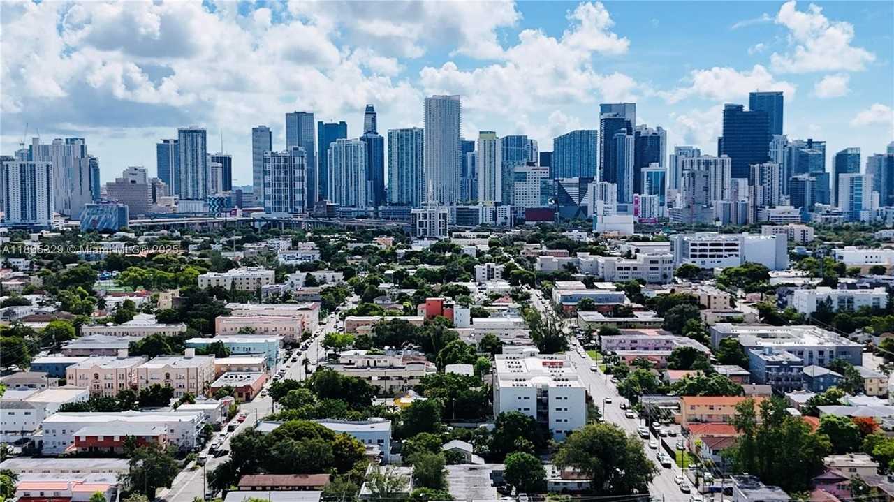 905 Sw 13th Ct #1 - Photo 4 of 15