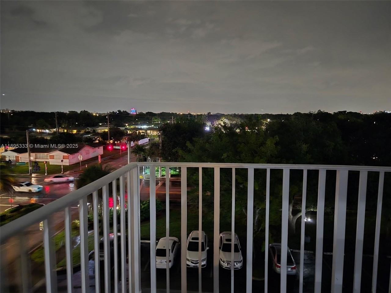 901 Hillcrest Dr #501 - Photo 2 of 9