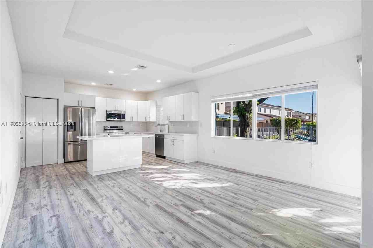 16350 Sw 50th Ter - Photo 5 of 21