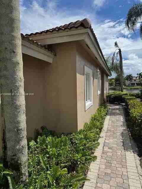 15880 Sw 12th St - Photo 2 of 24