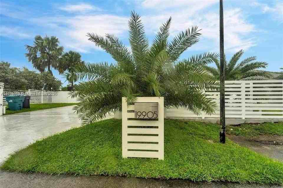 19905 Sw 135th Ave - Photo 3 of 34