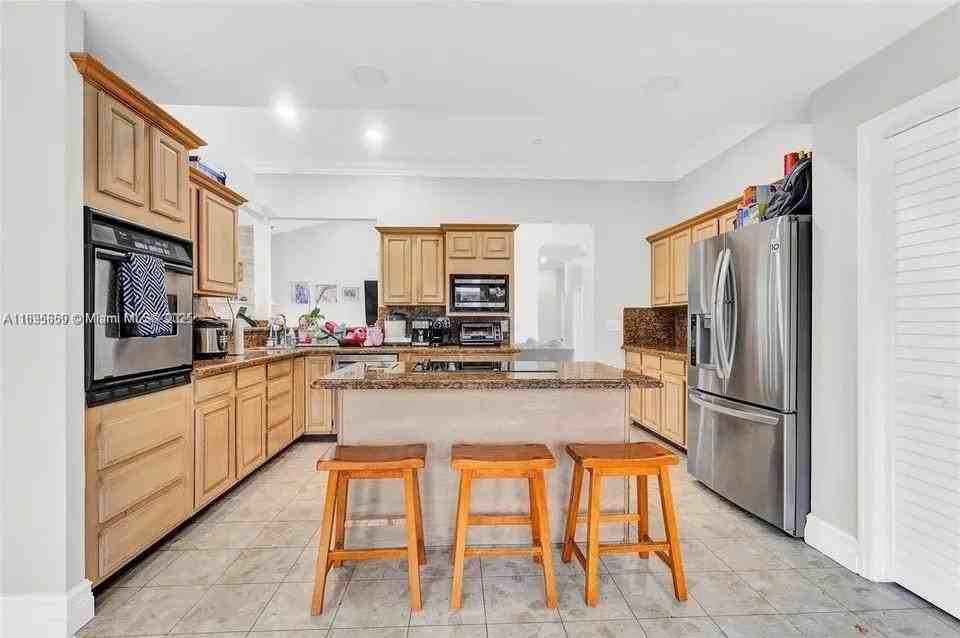 19905 Sw 135th Ave - Photo 6 of 34