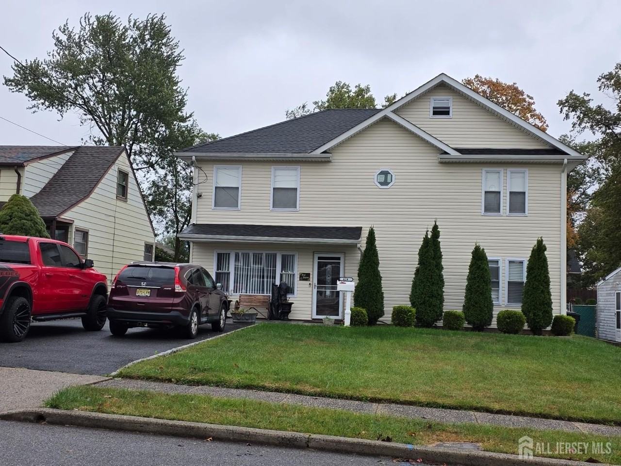 424 Remsen Avenue - Photo 3 of 28