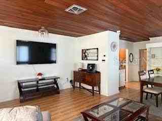 421 Riviera St - Photo 4 of 31