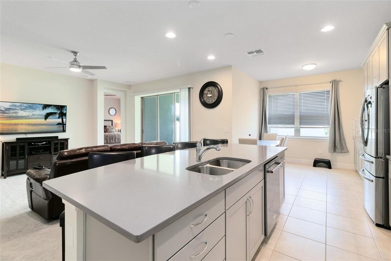 11167 Lemon Lake Boulevard - Photo 6 of 31