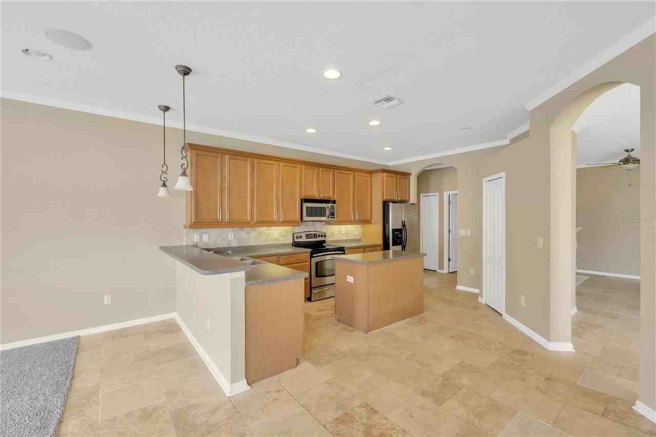 1833 Mira Lago Cir - Photo 7 of 39