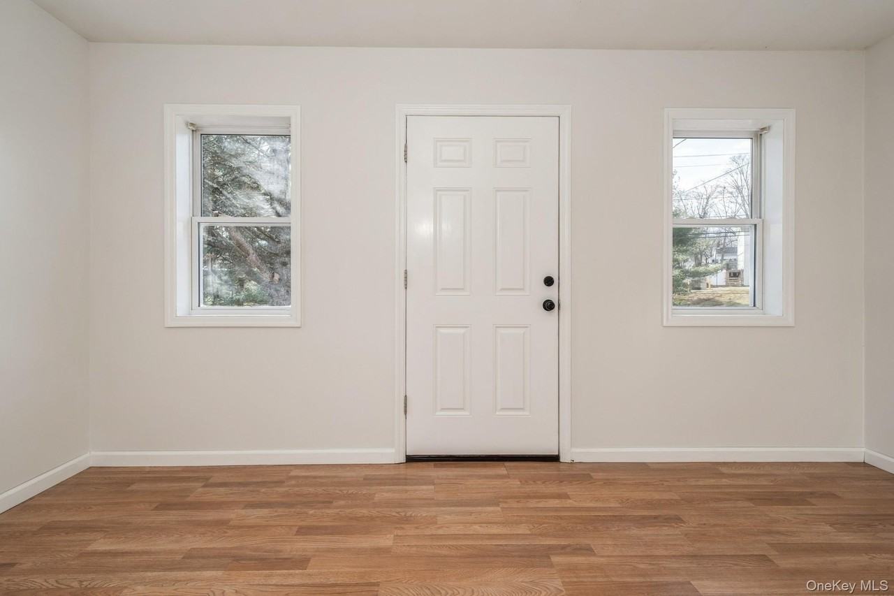 184 Ward St - Photo 4 of 30