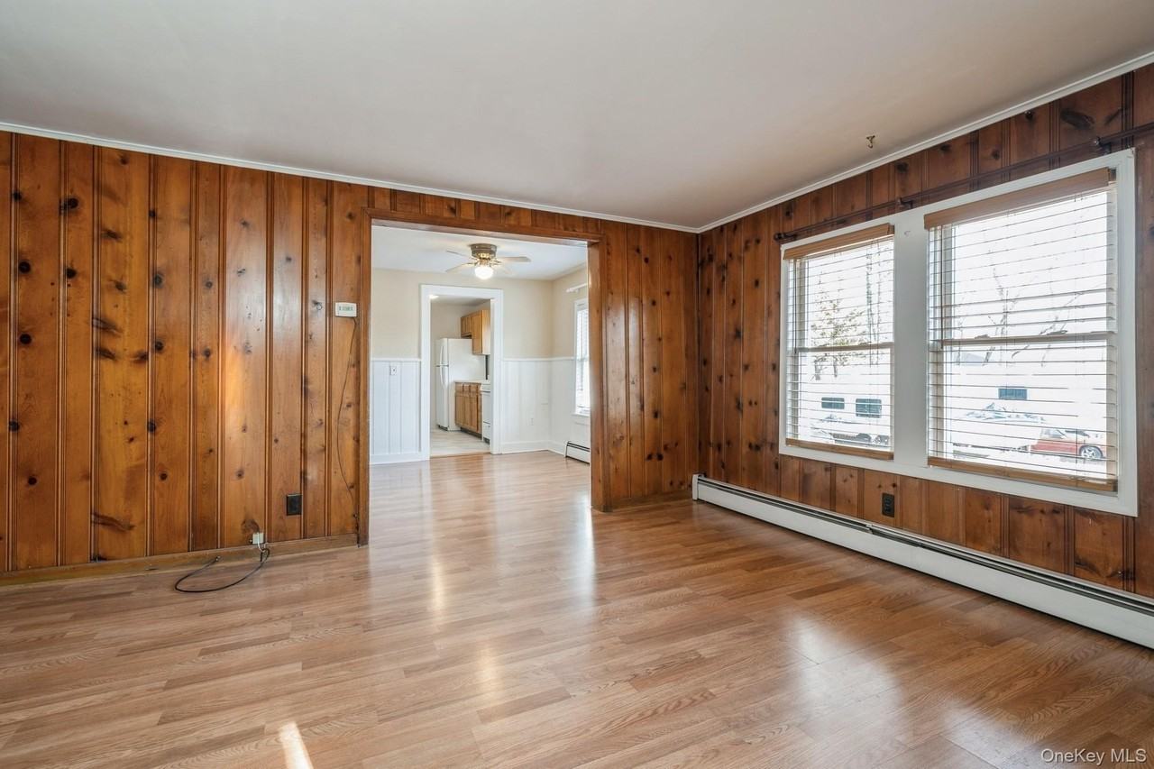 184 Ward St - Photo 5 of 30