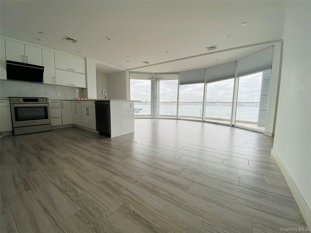 1450 110th St #S308 - Photo 2 of 5