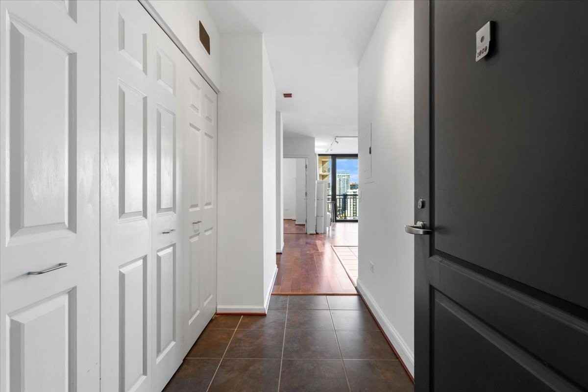 630 N State St #1609 - Photo 4 of 20