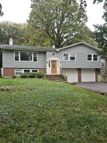 600 Hawthorne Ln - Photo 1 of 1