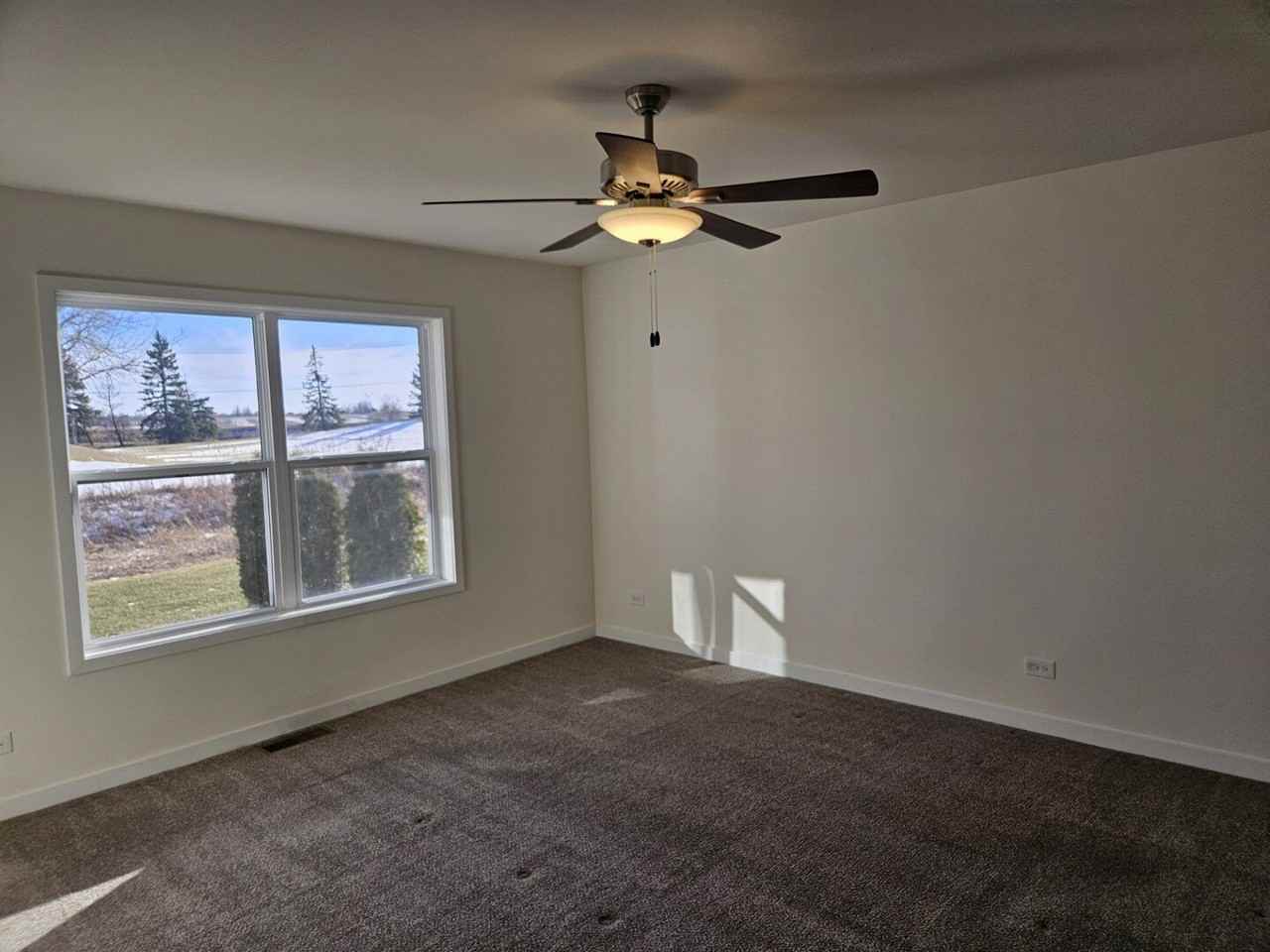 69 Olympus Dr - Photo 4 of 8