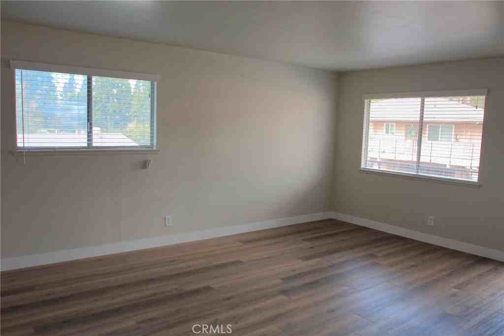 1073 W Calle De La Luna #4 - Photo 2 of 16