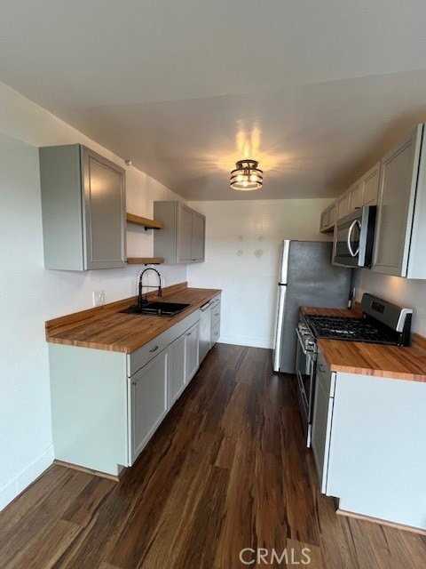 1720 Ardmore Ave #104 - Photo 3 of 4