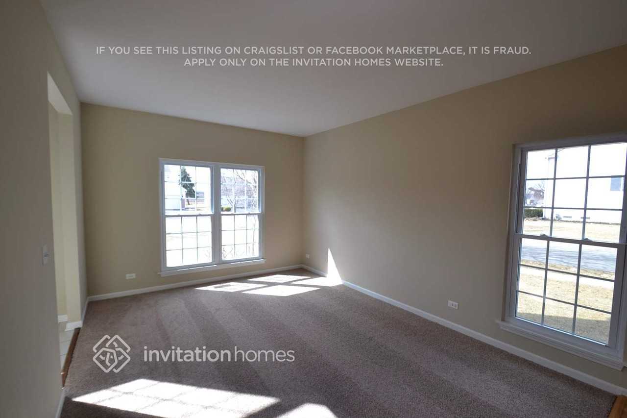 2058 Westridge Blvd - Photo 3 of 18