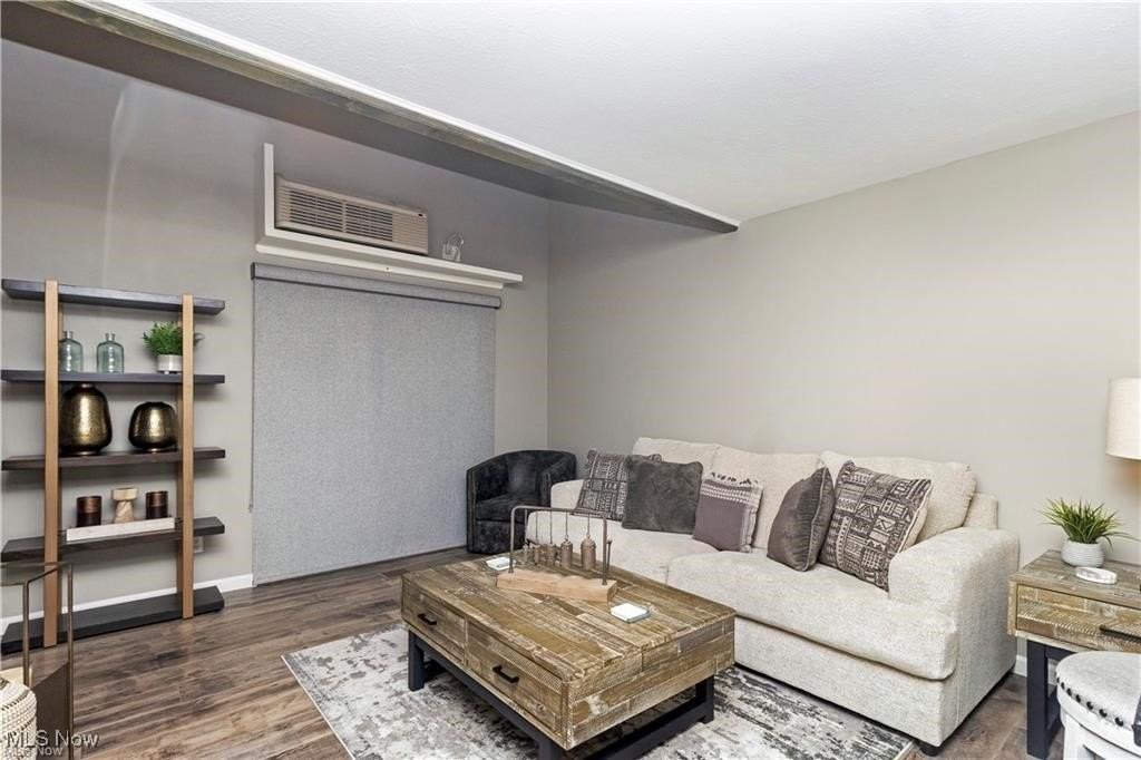 1597 Cedarwood Dr Apt F #F - Photo 5 of 18