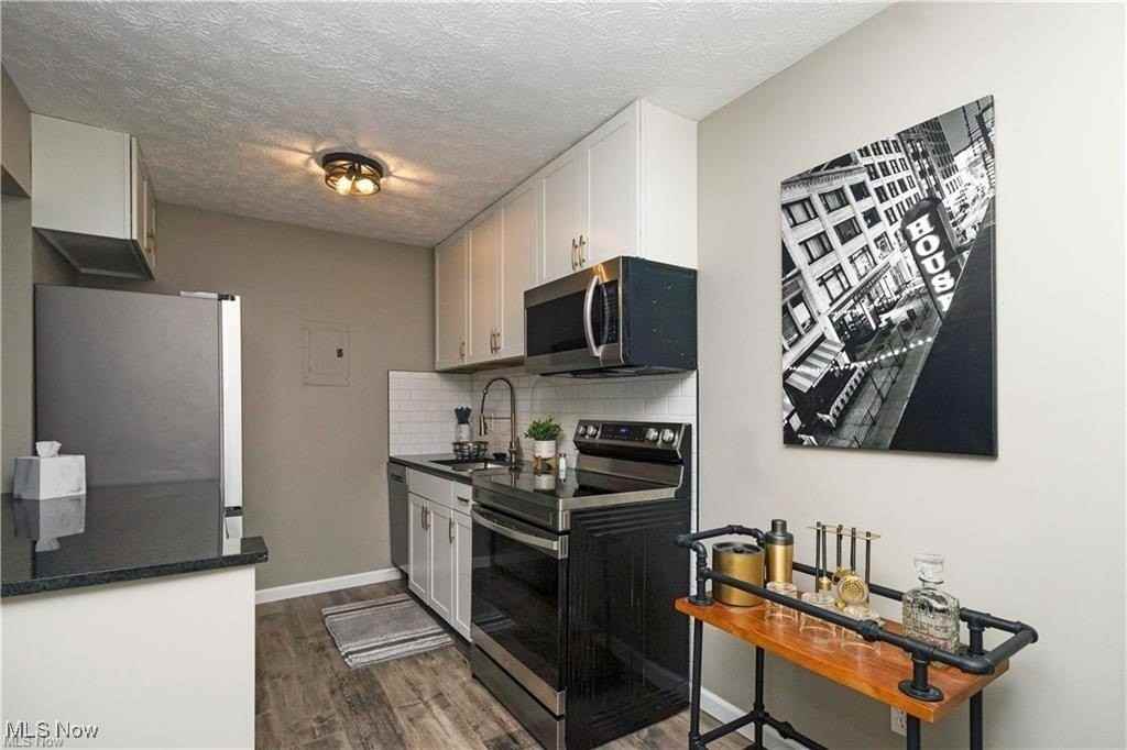 1597 Cedarwood Dr Apt F #F - Photo 7 of 18