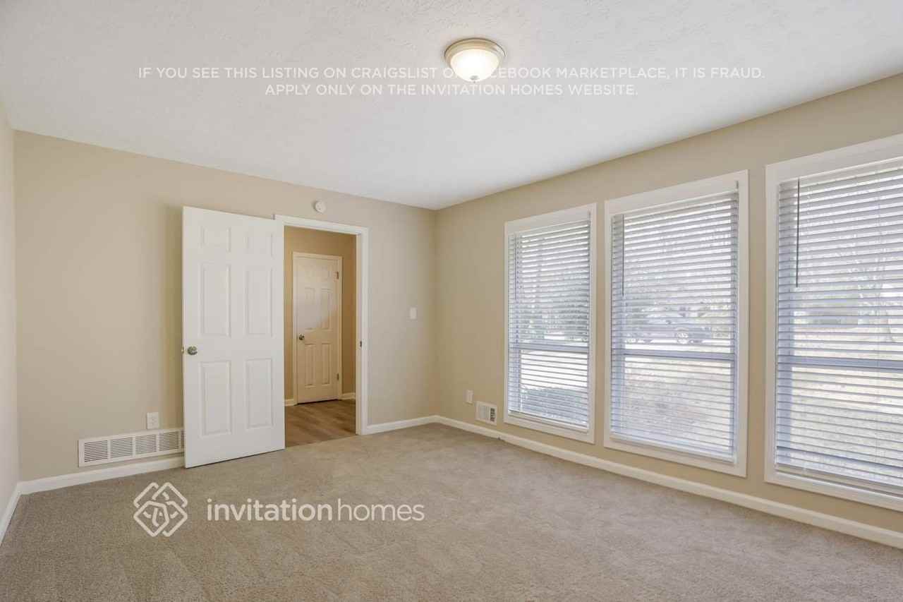 2290 Emerald Springs Dr - Photo 4 of 27