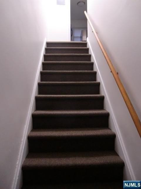 482 Broad Ave - Photo 7 of 26