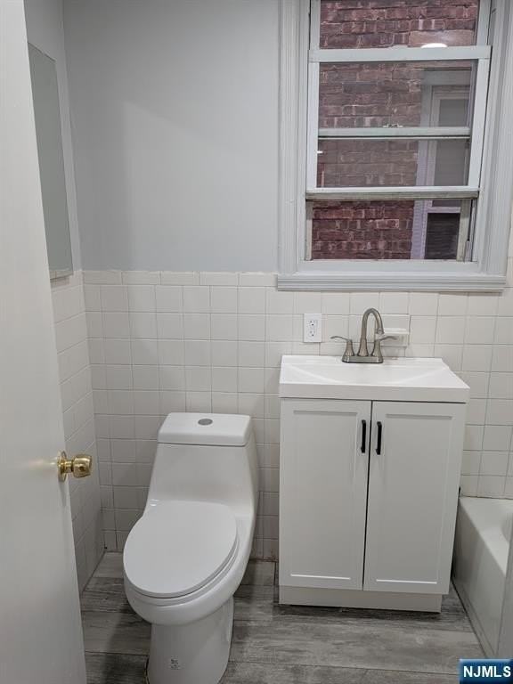 89 W Englewood Ave - Photo 5 of 11