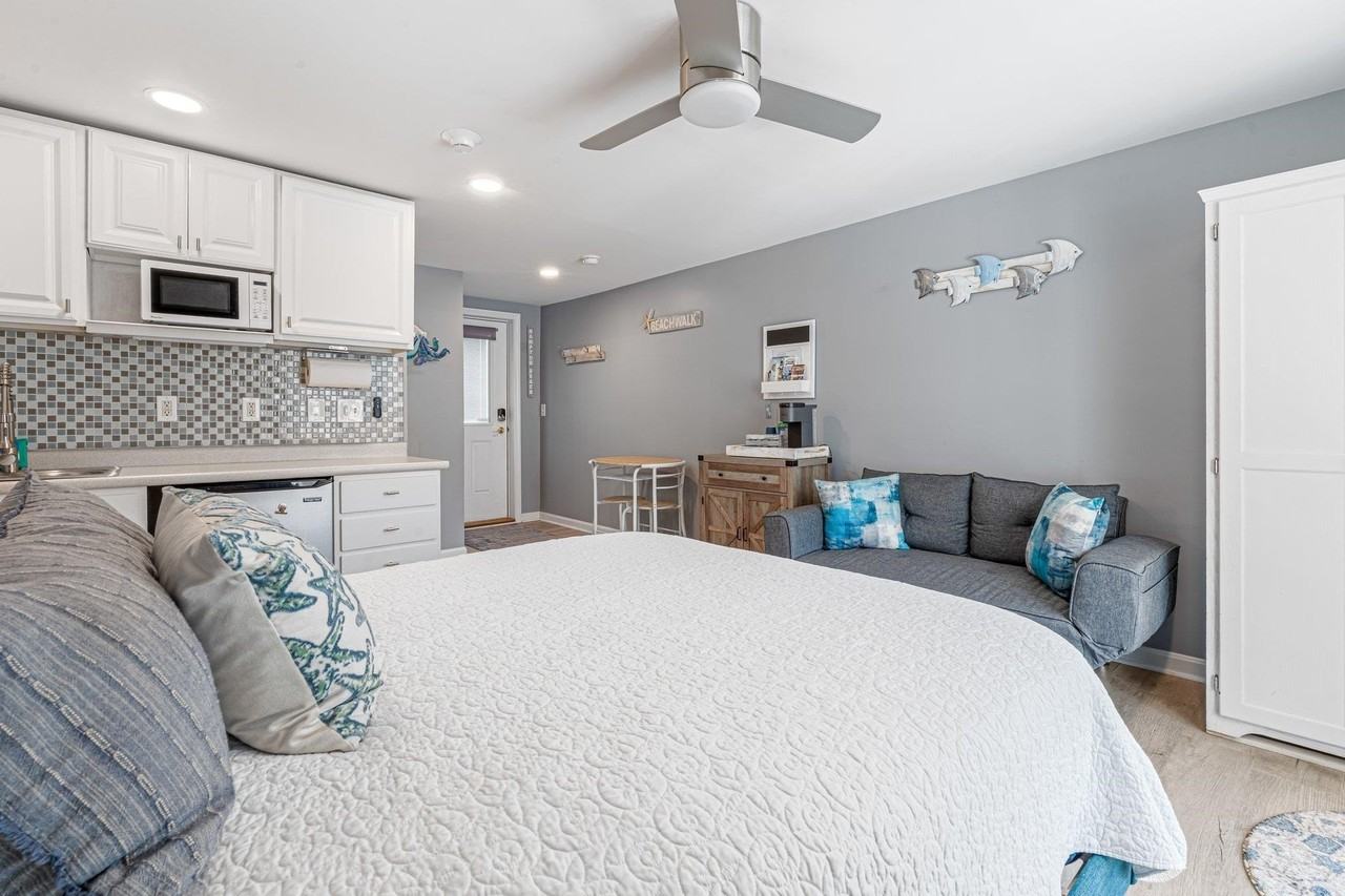 6 Ashworth Ave #15 - Photo 3 of 11