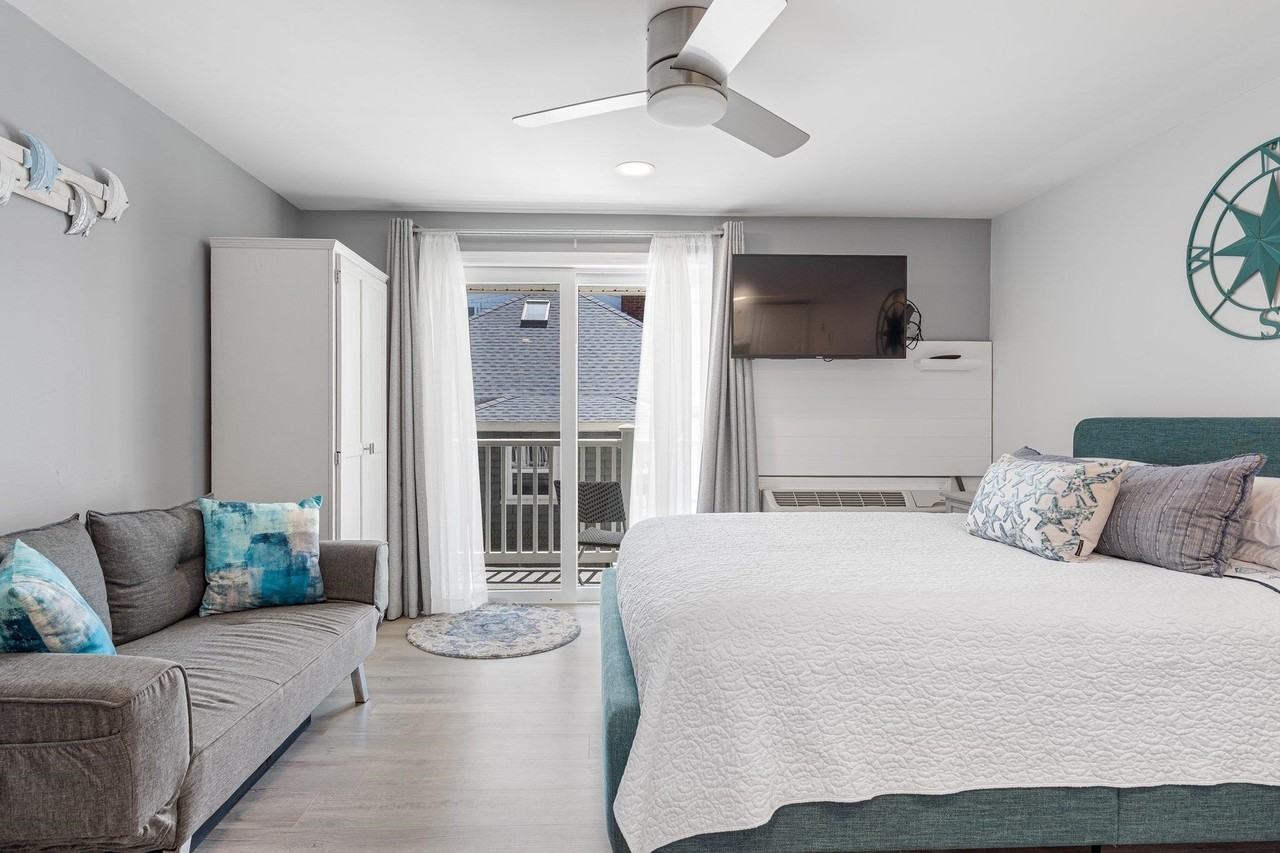 6 Ashworth Ave #15 - Photo 5 of 11