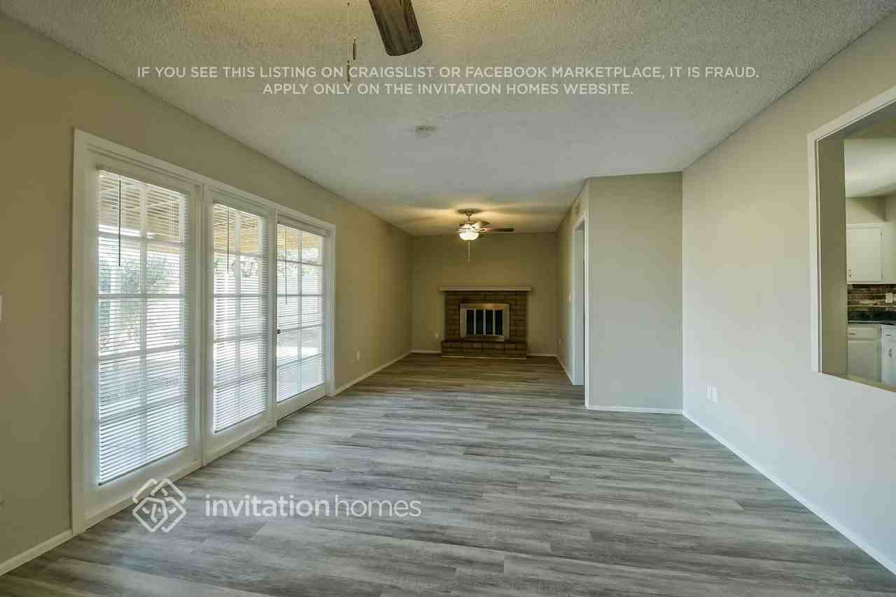 1102 W Helena Dr - Photo 3 of 16