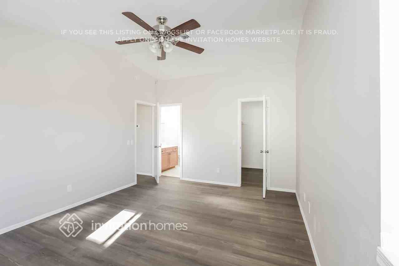 2733 West Estrella Drive - Photo 7 of 16