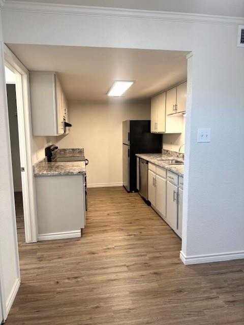 1505 W Pearl St #6 - Photo 5 of 11