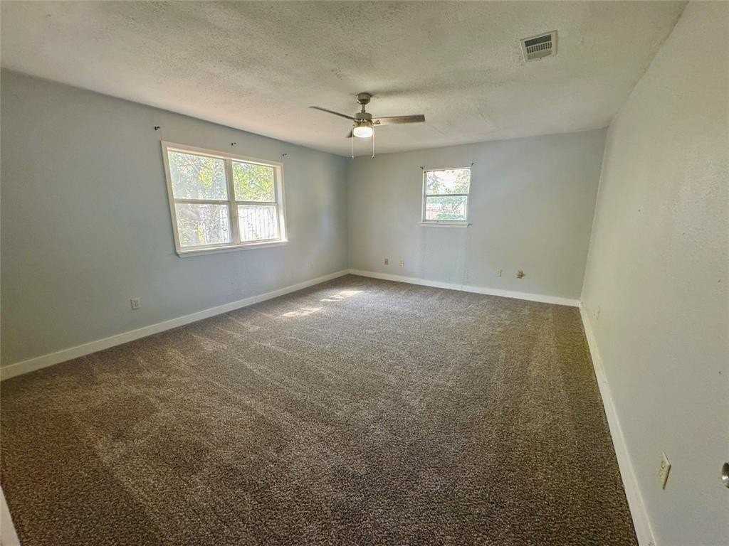 402 N Hughes St - Photo 5 of 17