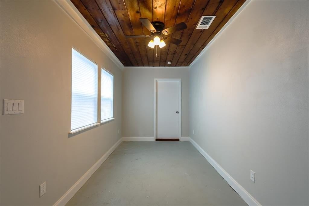 2114 Harlandale Ave - Photo 3 of 21