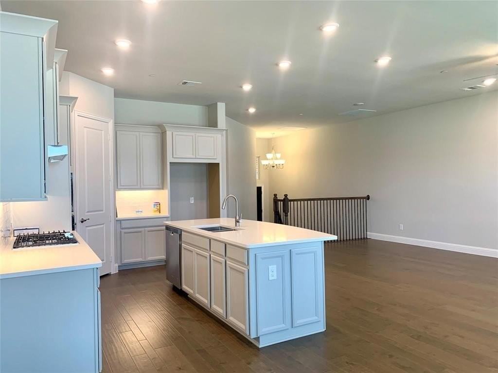 5537 Yellowstone Rd - Photo 3 of 25