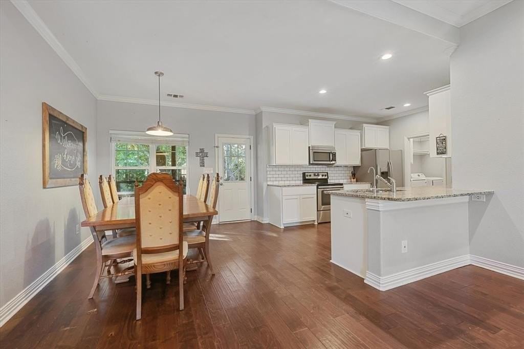 1185 E Jefferson St - Photo 7 of 24