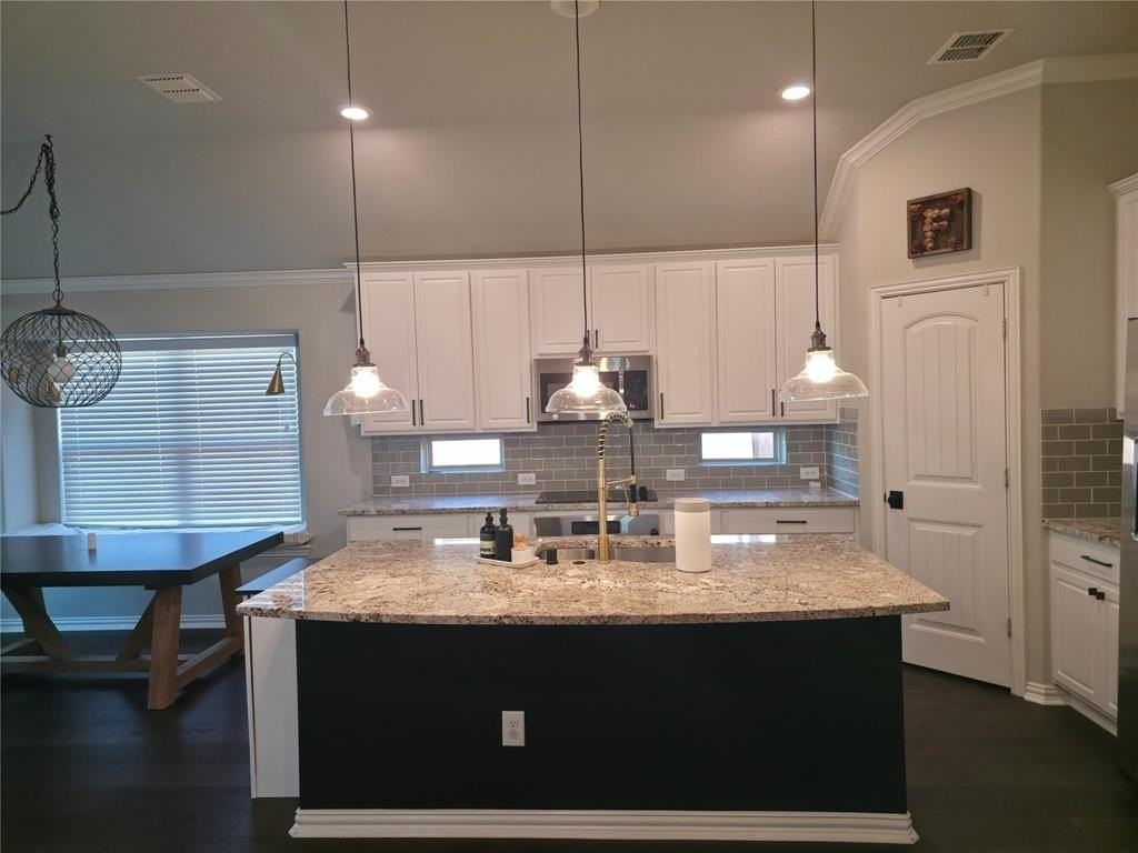 12009 Fairbanks Ct - Photo 5 of 7