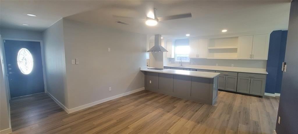 1710 Glenwick Ln - Photo 4 of 18