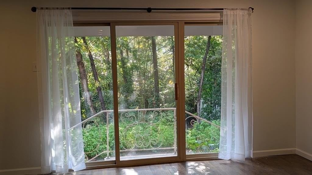 1406 Eastus Dr - Photo 5 of 22