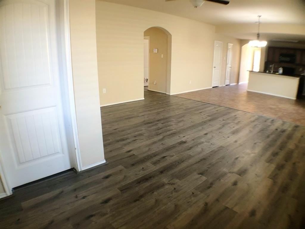 1048 Churchill Dr - Photo 6 of 16