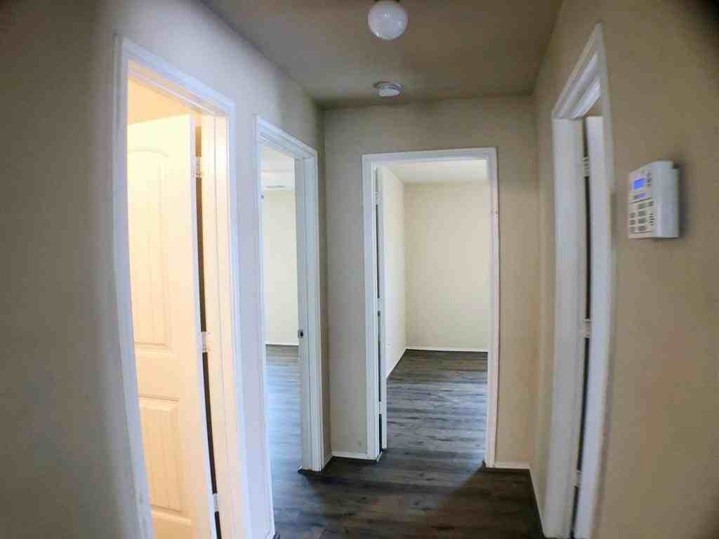 1048 Churchill Dr - Photo 7 of 16