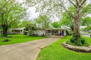 2120 N Alexander St - Photo 1 of 1