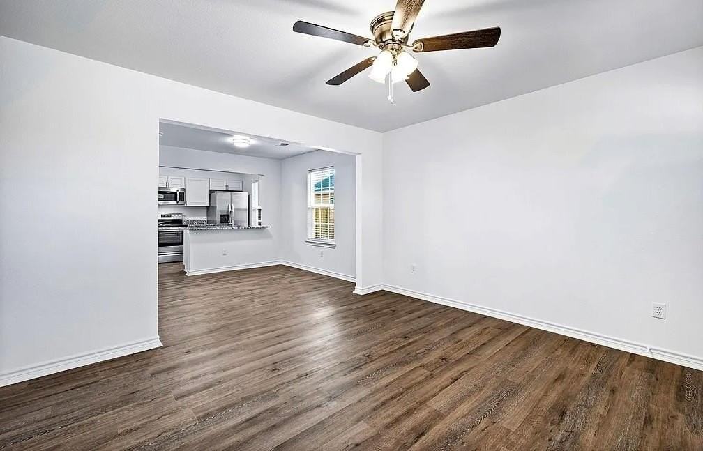 404 East Elm Street - Photo 7 of 21