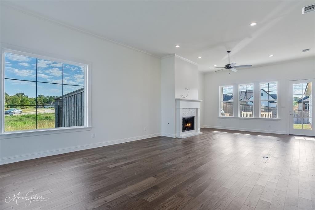 9843 Canebrake Ln - Photo 4 of 20