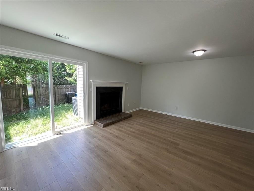 1057 Commonwealth Pl - Photo 5 of 16